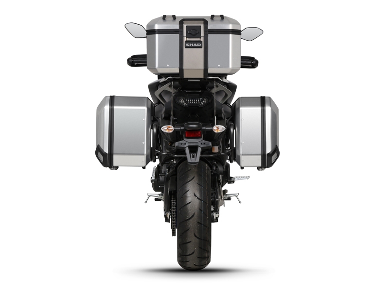 Set complet cutii aluminiu SHAD TERRA (negru), 37L cutie centrala 36L / 47L cutii laterale, incluzand kit montare si placa SHAD YAMAHA MT-09 Tracer / Tracer 900 Set complet cutii aluminiu SHAD TERRA (negru), 37L cutie centrala 36L / 47L cutii laterale, incluzand kit montare si placa SHAD YAMAHA MT-09 Tracer / Tracer 900