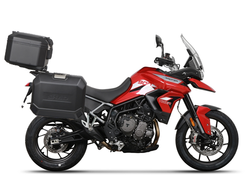Set complet cutii aluminiu SHAD TERRA (negru), 37L cutie centrala 36L / 47L cutii laterale, incluzand kit montare si placa SHAD TRIUMPH Tiger 900 Set complet cutii aluminiu SHAD TERRA (negru), 37L cutie centrala 36L / 47L cutii laterale, incluzand kit montare si placa SHAD TRIUMPH Tiger 900