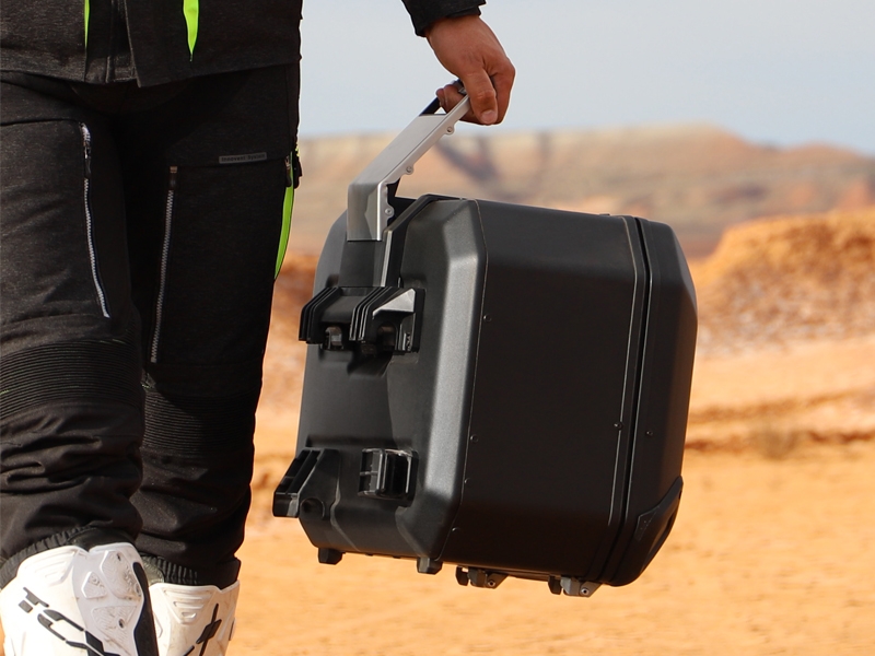 Set complet cutii aluminiu Shad Terra, 48L topcase 36L / 47L side cases,include placa si kit montare SHAD BMW F 750 GS/ F 850 GS/ F 850 GS Adventure Set complet cutii aluminiu Shad Terra, 48L topcase 36L / 47L side cases,include placa si kit montare SHAD BMW F 750 GS/ F 850 GS/ F 850 GS Adventure
