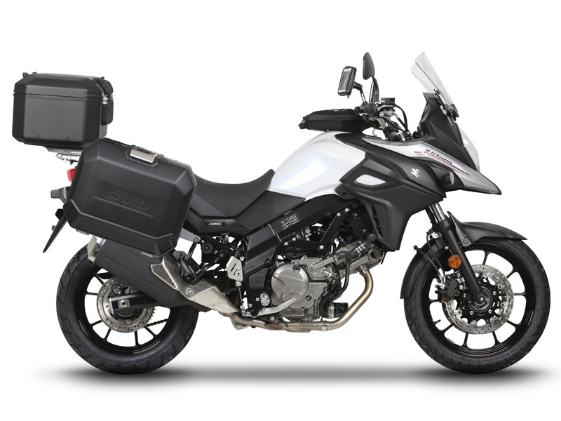 Set complet de cutii de aluminiu SHAD TERRA NEGRU, 48L cutie centrala si 36L / 36L cutii laterale, incluzand kit de montaj si placa SHAD SUZUKI DL 650 V-Strom Set complet de cutii de aluminiu SHAD TERRA NEGRU, 48L cutie centrala si 36L / 36L cutii laterale, incluzand kit de montaj si placa SHAD SUZUKI DL 650 V-Strom