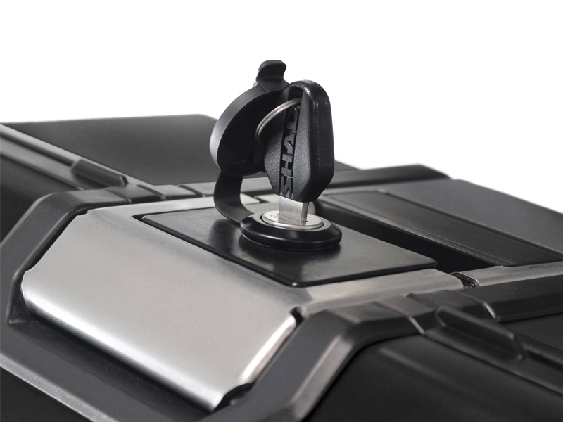 Set complet de cutii de aluminiu, SHAD TERRA NEGRU, 48L cutie centrala si 47L / 47L cutii laterale, incluzand kit de montaj si placa SHAD HONDA X-ADV 750