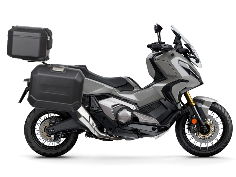 Set complet de cutii de aluminiu, SHAD TERRA NEGRU, 48L cutie centrala si 47L / 47L cutii laterale, incluzand kit de montaj si placa SHAD HONDA X-ADV 750 Set complet de cutii de aluminiu, SHAD TERRA NEGRU, 48L cutie centrala si 47L / 47L cutii laterale, incluzand kit de montaj si placa SHAD HONDA X-ADV 750