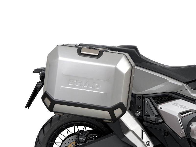 Set complet de 36L / 36L cutii laterale de aluminium SHAD TERRA, incluzand kit montaj SHAD HONDA X-ADV 750
