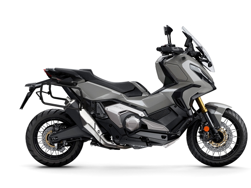 Set complet de 36L / 36L cutii laterale de aluminium SHAD TERRA, incluzand kit montaj SHAD HONDA X-ADV 750