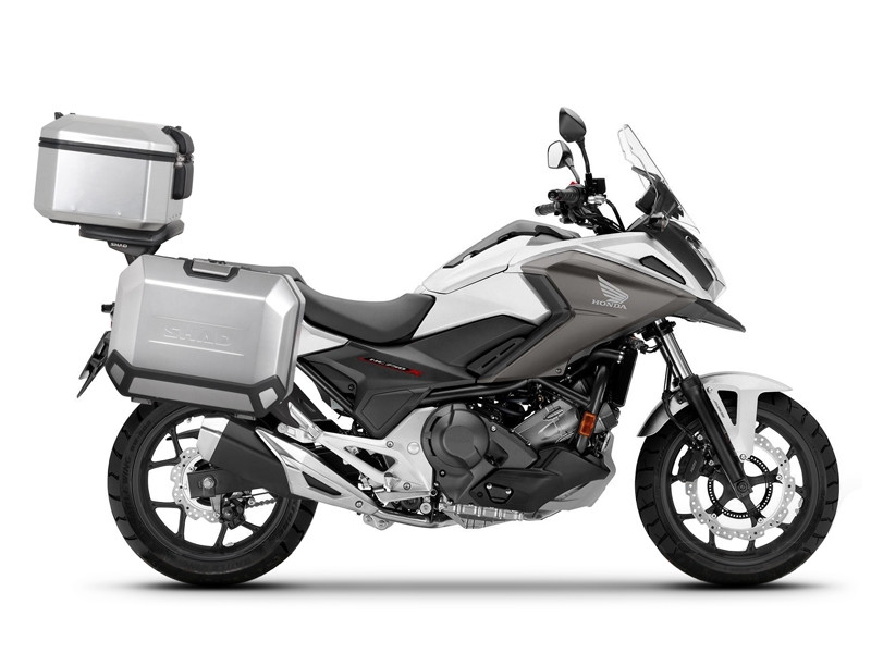 Set complet de cutii de aluminiu SHAD TERRA, 37L cutie centrala si 36L /36L cutii laterale, incluzand kit montaj si placa SHAD HONDA NC 750 X Set complet de cutii de aluminiu SHAD TERRA, 37L cutie centrala si 36L /36L cutii laterale, incluzand kit montaj si placa SHAD HONDA NC 750 X