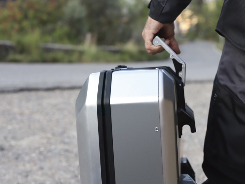 Set complet de cutii de aluminiu SHAD TERRA, 37L cutie centrala  si 47L / 47L cutii laterale, incluzand kit montaj si placa SHAD HONDA NC 750 X
