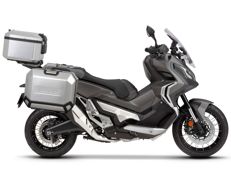 Set complet de cutii de aluminiu SHAD TERRA, 48L cutie centrala si 47L / 47L cutii laterale, incluzand kit montaj si placa SHAD HONDA X-ADV 750 Set complet de cutii de aluminiu SHAD TERRA, 48L cutie centrala si 47L / 47L cutii laterale, incluzand kit montaj si placa SHAD HONDA X-ADV 750