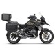 Set complet cutii aluminiu SHAD TERRA (negru), 37L cutie centrala 36L / 47L cutii laterale, incluzand kit montare si placa SHAD BMW R 1200 GS/ R 1250 GS Set complet cutii aluminiu SHAD TERRA (negru), 37L cutie centrala 36L / 47L cutii laterale, incluzand kit montare si placa SHAD BMW R 1200 GS/ R 1250 GS