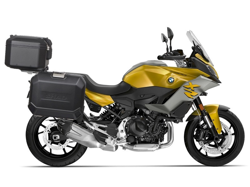 Set complet de cutii de aluminiu SHAD TERRA NEGRU, 37L cutie centrala si 47L / 47L cutii laterale, incluzand kit montaj si placa SHAD BMW F 900 XR