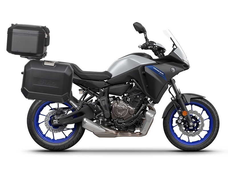 Set complet de cutii de aluminiu SHAD TERRA NEGRU, 48L cutie centrala si 36L / 36L cutii laterale, incluzand kit de montaj si placa SHAD YAMAHA MT-07 Tracer / Tracer 700 Set complet de cutii de aluminiu SHAD TERRA NEGRU, 48L cutie centrala si 36L / 36L cutii laterale, incluzand kit de montaj si placa SHAD YAMAHA MT-07 Tracer / Tracer 700