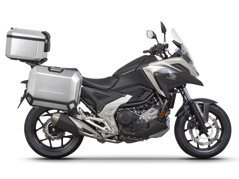 Set complet de cutii de aluminiu SHAD TERRA, 37L cutie centrala si 47L / 47L cutii laterale, incluzand kit montaj si placa SHAD HONDA NC 750 X 2021- Set complet de cutii de aluminiu SHAD TERRA, 37L cutie centrala si 47L / 47L cutii laterale, incluzand kit montaj si placa SHAD HONDA NC 750 X 2021-
