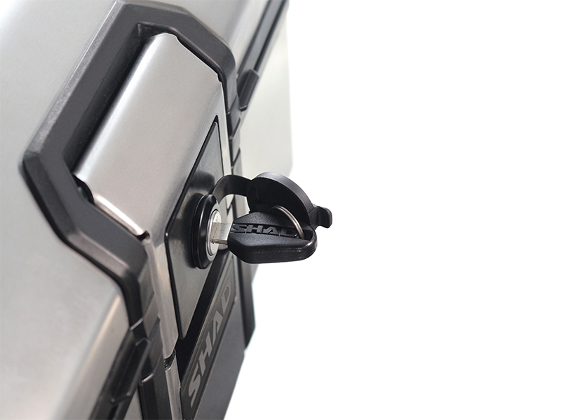 Complete set of aluminum cases SHAD TERRA, 55L topcase + 36L / 47L side cases, including mounting kit and plate SHAD BMW F 650 GS / F 700 GS/ F 800 GS (2008 - 2018)