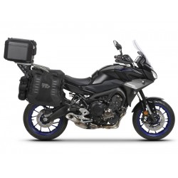 Complete set of SHAD TERRA TR40 adventure saddlebags and SHAD TERRA BLACK aluminium 37L topcase, including mounting kit SHAD YAMAHA MT-09 Tracer / Tracer 900 Complete set of SHAD TERRA TR40 adventure saddlebags and SHAD TERRA BLACK aluminium 37L topcase, including mounting kit SHAD YAMAHA MT-09 Tracer / Tracer 900