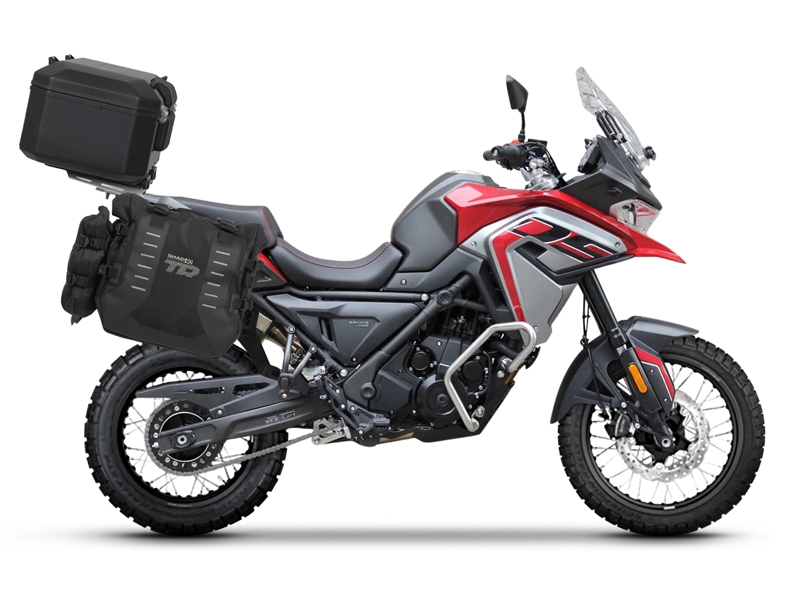 Complete set of SHAD TERRA TR40 adventure saddlebags and SHAD TERRA BLACK aluminium 55L topcase, including mounting kit SHAD Voge 650DS / 650DSX