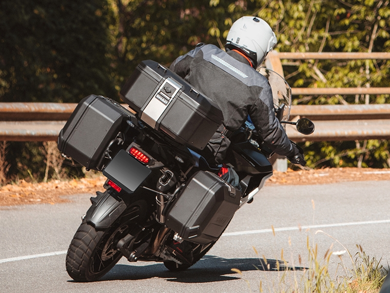 Complete set of SHAD TERRA TR40 adventure saddlebags and SHAD TERRA BLACK aluminium 55L topcase, including mounting kit SHAD CF Moto 800MT
